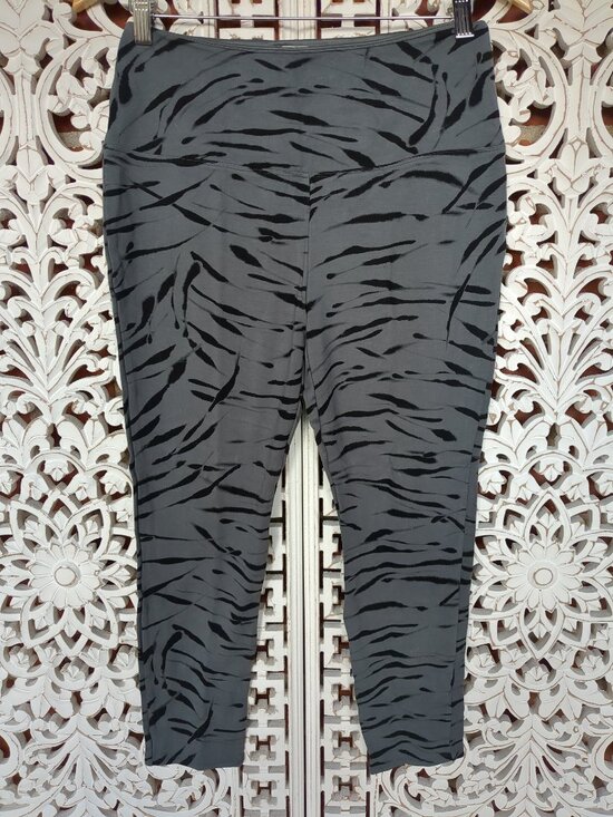 Rachel Zoe Pants - L Animal Print Work Out Leggings